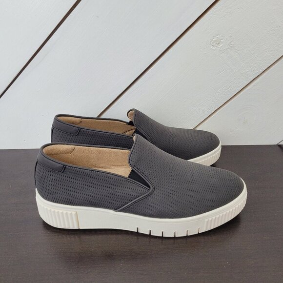 Naturalizer Gray Sneakers with Slip-On Design and Thick Rubber Sole - Picture 1 of 9